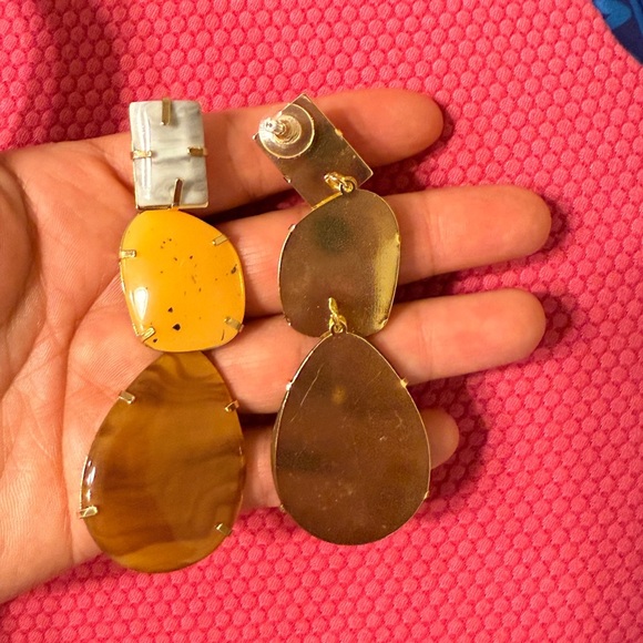 Elegant Gold and Brown Dangle Earrings - Picture 6 of 13